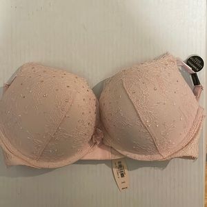 Bombshell Victoria’s Secret Bra